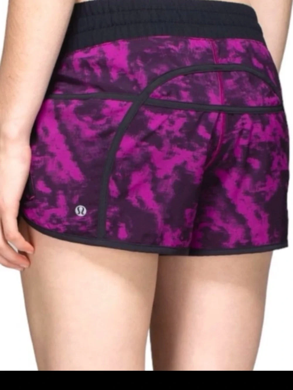 Lululemon Tracker Short III StretchBreezie Regal Plum Black / Black Size 12